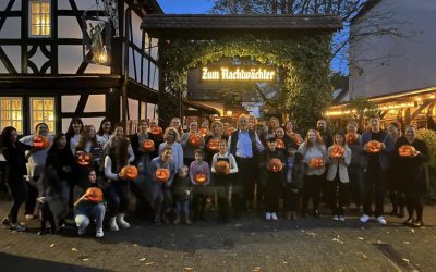 🎃 Gemeinsames Kürbisschnitzen und Halloween-Barbecue 👻 